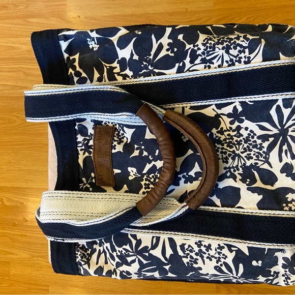 Abercrombie & Fitch blue & white super durable carry-all & shopping bag - Picture 4 of 13